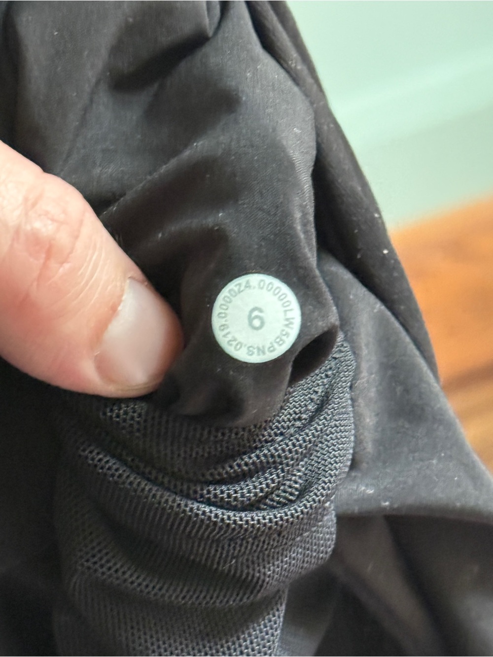 lululemon On The Fly Pant - Black - 6 - Picture 11 of 11